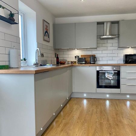 Modern 2 Bed Apartment/Free Parking/Near City/Self-Check In Handsworth Ngoại thất bức ảnh