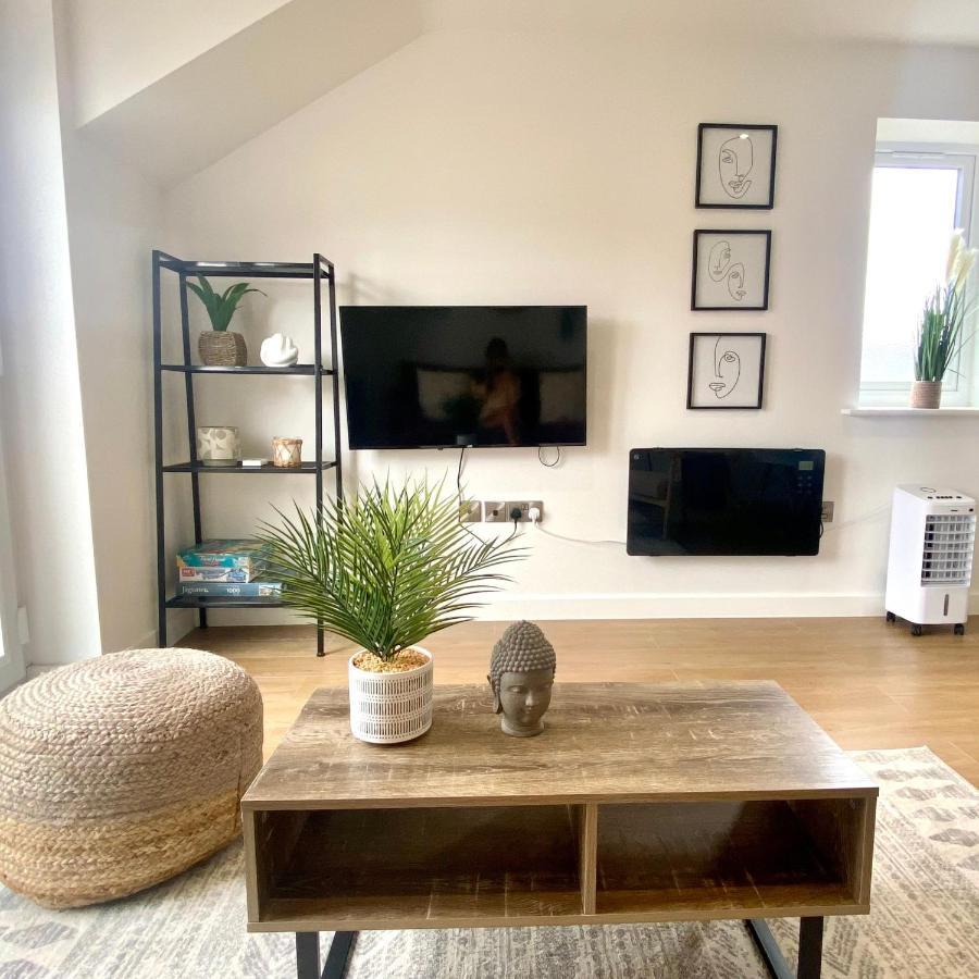 Modern 2 Bed Apartment/Free Parking/Near City/Self-Check In Handsworth Ngoại thất bức ảnh