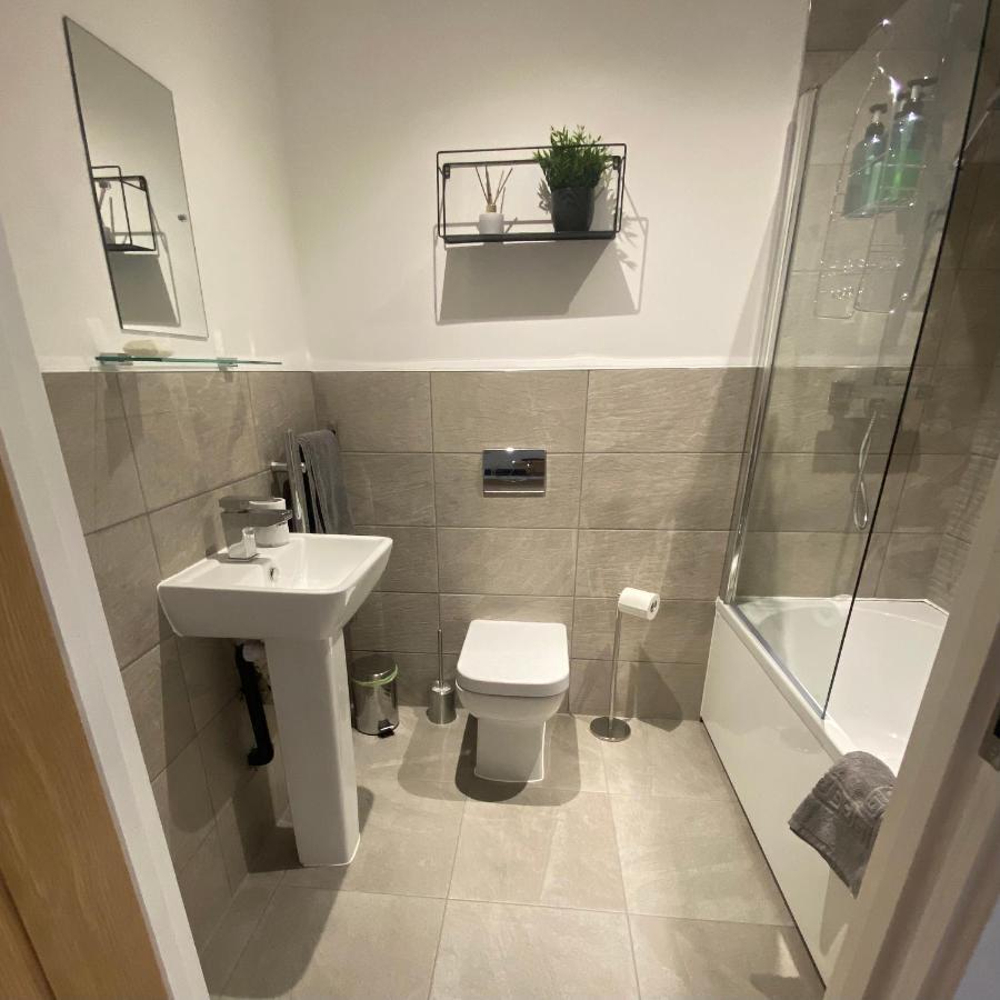 Modern 2 Bed Apartment/Free Parking/Near City/Self-Check In Handsworth Ngoại thất bức ảnh