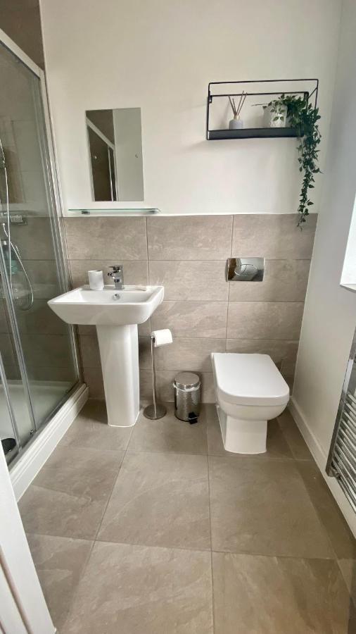 Modern 2 Bed Apartment/Free Parking/Near City/Self-Check In Handsworth Ngoại thất bức ảnh